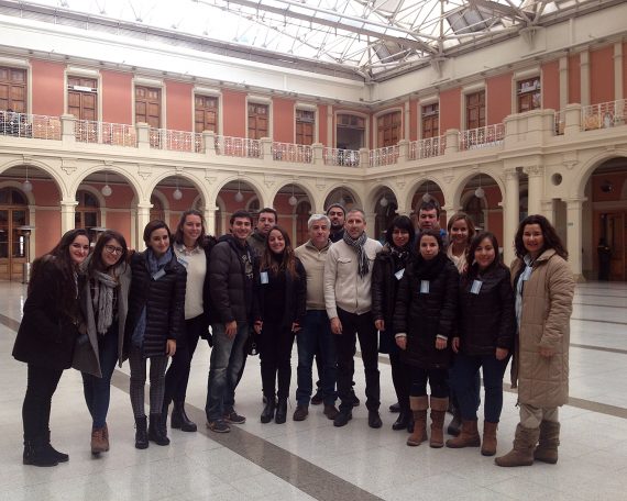 Curso Diseño gráfico e ilustración vectorial con Illustrator en Capacitación Continua UC en el Centro de Extensión UC - Roberto Morales E.